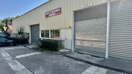 Local d'activités à LOUER sur la ZA RODARI à LUYNES - Offre immobilière - Arthur Loyd