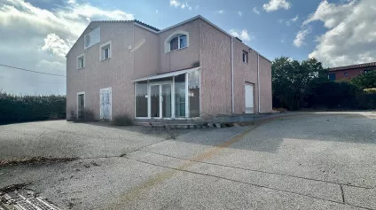 Bâtiment indépendant mixte à LOUER sur SEPTEMES LES VALLONS - Offre immobilière - Arthur Loyd