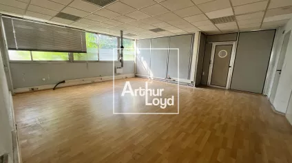 EXCLU BUREAUX AVEC ATELIERS A LOUER - VILLE ACTIVE - NIMES - Offre immobilière - Arthur Loyd