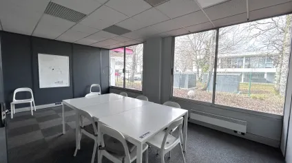 Bureaux à vendre de plain-pied avec parking à proximité de Mérignac aéroport - Offre immobilière - Arthur Loyd