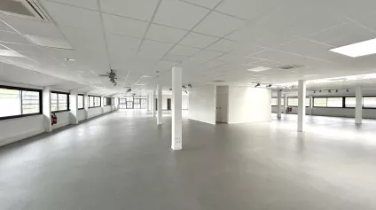 900 m² de bureaux à louer au pied du tram A à Mérignac Chemin Long - Offre immobilière - Arthur Loyd