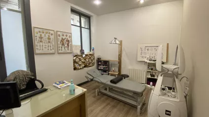 Bureaux avec sous-sol aménagé à vendre à Bordeaux secteur Saint-Seurin - Offre immobilière - Arthur Loyd