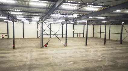 Rare sur le secteur : entrepôt avec quai proche autoroute - Offre immobilière - Arthur Loyd