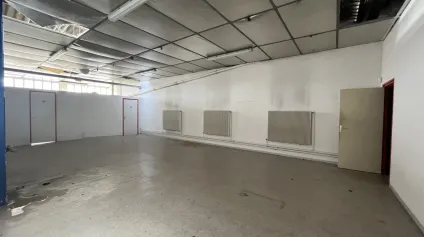 À LOUER - LOCAUX D'ACTIVITÉ - 580 M2 - ST-QUENTIN - Offre immobilière - Arthur Loyd