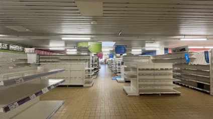 LOCAL COMMERCIAL - 915 m2 - GUISE - ZONE COMMERCIALE INTERMARCHÉ - LA BRIQUETERIE - Offre immobilière - Arthur Loyd