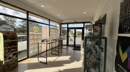 LOCAL COMMERCIAL - 43 m2 - GUISE - ZONE COMMERCIALE INTERMARCHÉ - LA BRIQUETERIE - Offre immobilière - Arthur Loyd