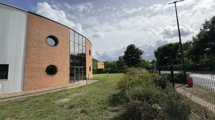 Location bureaux spacieux 497 m² avec terrasse privative et stationnements - Olivet (45) - Offre immobilière - Arthur Loyd