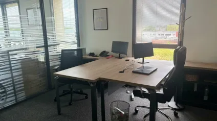 À VENDRE  BUREAUX 140 m²  LA ROCHE-SUR-YON - Offre immobilière - Arthur Loyd