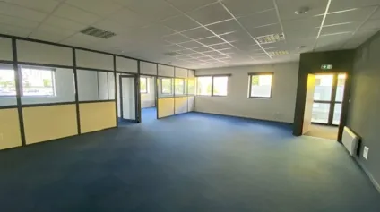 À LOUER  BUREAUX 91 m²  ZONE BEAUPUY  LA ROCHE-SUR-YON - Offre immobilière - Arthur Loyd