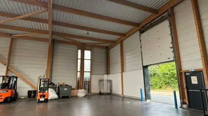 À LOUER  BÂTIMENT D'ACTIVITÉ 625 m²  SUD DE LA ROCHE-SUR-YON - Offre immobilière - Arthur Loyd