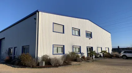 Bâtiment d'activités avec grande aire de stockage à louer - 1180 m2 - ZA des Pierrelets - Ouest Métropole d'Orléans - Offre immobilière - Arthur Loyd