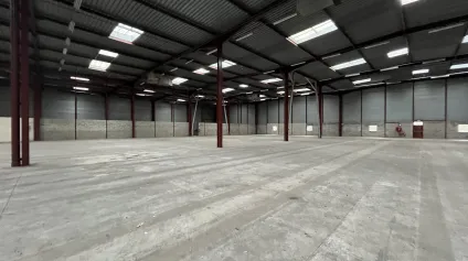 Entrepôt 2 700 m2 - À louer - Orléans Sud - Offre immobilière - Arthur Loyd