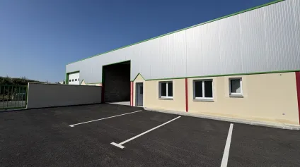 Cellule neuve à louer - 575 m2 - Ouest Métropole - Offre immobilière - Arthur Loyd