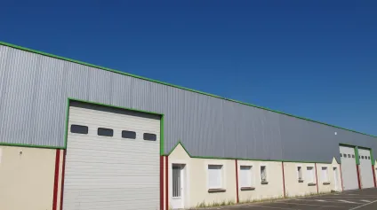 Façade A71 - Proximité ZI Ingré-Saint Jean de la Ruelle - Cellule activités restructurée 575 m2 à louer - Offre immobilière - Arthur Loyd