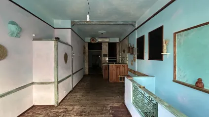 Local Commercial à Louer + Extraction - Rue Saint André Lille - Offre immobilière - Arthur Loyd