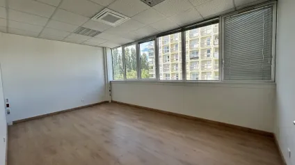 BUREAUX location à CHALON SUR SAONE 71100 - Offre immobilière - Arthur Loyd