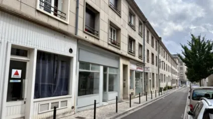 Local commercial rénové de 91 m² avec cave spacieuse à louer en plein coeur d'Orléans - Offre immobilière - Arthur Loyd