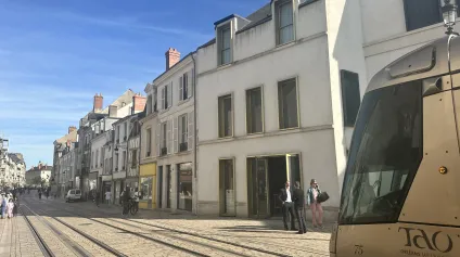 Opportunité Rare ! Local Commercial de 559m² à Louer au coeur d'Orléans - Accessible PMR - Offre immobilière - Arthur Loyd