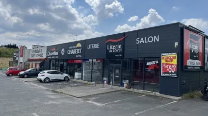 Local commercial de 340 m² rénové, emplacement stratégique à Saran (45) - Offre immobilière - Arthur Loyd