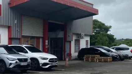 Local d'activité / Entrepot 350m2 Le Lamentin - Offre immobilière - Arthur Loyd