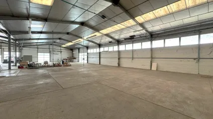 SAINT PIERRE DES CORPS LOCAL D'ACTIVITE A LOUER 2032 M² - Offre immobilière - Arthur Loyd