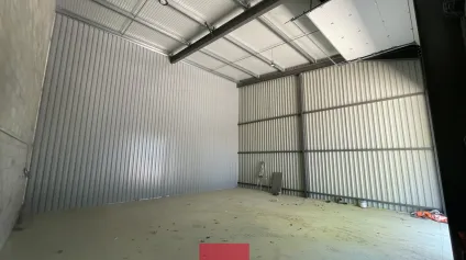 Local mixte activité/bureaux à louer - 879 m² - Parc d'activités Béziers - Site sécurisé avec visibilité et accessibilité PL - Offre immobilière - Arthur Loyd