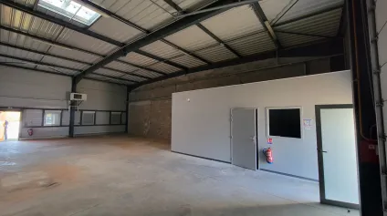 Cellule de 171 m2 situé à l'Actiparc à Montbéliard - Offre immobilière - Arthur Loyd