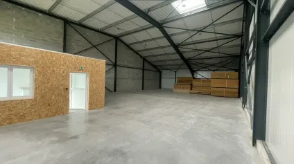 LOCAL D'ACTIVITE - 321m² - LES HERBIERS - Offre immobilière - Arthur Loyd