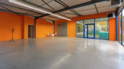 Local commercial à louer  Zone industrielle de La Folie Sud - Offre immobilière - Arthur Loyd