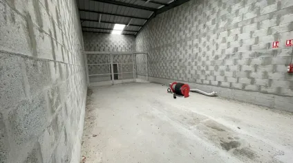 À louer  Local de stockage de 110 m² aux Sables d'Olonne  Zone artisanale dynamique - Offre immobilière - Arthur Loyd