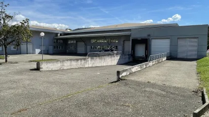bâtiment d'activité 2411 m² environ - central, visible, fonctionnel. - Offre immobilière - Arthur Loyd