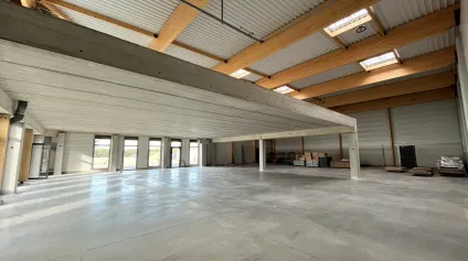 LOCAUX NEUFS - STOCKAGE + MEZZANINE -GALLARGUES A LOUER ou A VENDRE - Plusieurs lots disponibles - Offre immobilière - Arthur Loyd