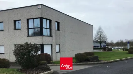 Entrepôt - showroom en location secteur Arras Sainte Catherine - Offre immobilière - Arthur Loyd