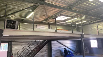 A LOUER Local d'activité 145M² Zone de Croix Fort - Offre immobilière - Arthur Loyd