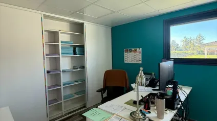 BUREAUX location à TERRASSON LAVILLEDIEU 24120 - Offre immobilière - Arthur Loyd