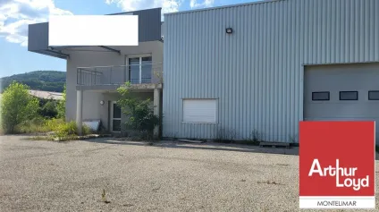ARDECHE - LE TEIL - A VENDRE BÂTIMENT INDÉPENDANT A USAGE D'ENTREPÔT ET BUREAUX AVEC LOGEMENT - Offre immobilière - Arthur Loyd