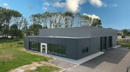 BATIMENT D'ACTIVITE INDENDANT SUR GRAND TERRAIN - Offre immobilière - Arthur Loyd