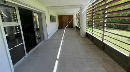 ANGLET - A louer - Bureaux ou commerce de 280 m² avec 10 places de parking privatives - Offre immobilière - Arthur Loyd