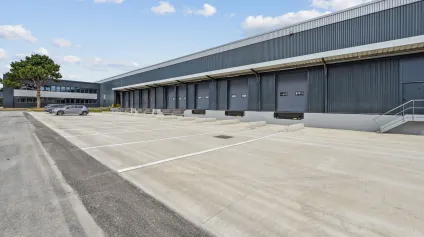 Entrepôt indépendant rénové 6 972 m² avec stockage extérieur - Goussainville, hub logistique Roissy CDG - Offre immobilière - Arthur Loyd