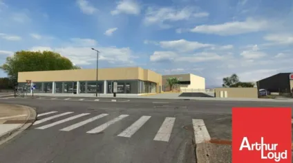 A LOUER - BUREAUX 250 M²  EMPLACEMENT N°1 FACE À UN ROND-POINT  PARKING PRIVATIF - Offre immobilière - Arthur Loyd