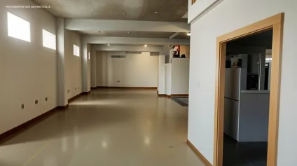 A LOUER - Local d'activité à Ville-la-Grand - Offre immobilière - Arthur Loyd