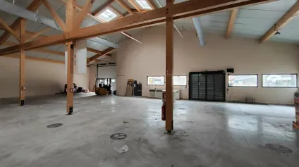 À LOUER  Locaux d'activités de 481,39 m²  Villargondran (73300) - Offre immobilière - Arthur Loyd