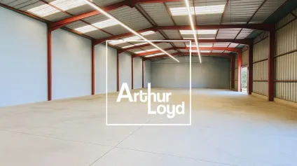 Local commercial dans bâtiment d'activité avec terrain à vendre à Villeneneuve-les-Béziers - Offre immobilière - Arthur Loyd