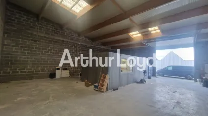 Local d'activité Mondeville 197 m² - Offre immobilière - Arthur Loyd