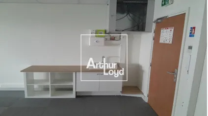BUREAUX PMR 40 M2 A VENDRE A LOUER - TOULOUSE ZFU - Offre immobilière - Arthur Loyd