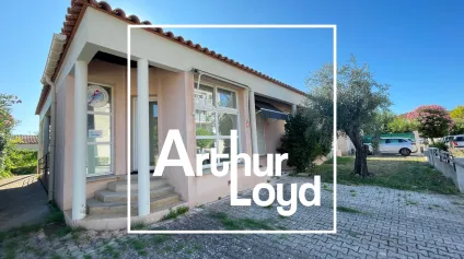 LOCAL PROFESSIONNEL A VENDRE - MAUGUIO CENTRE-VILLE - ACCESSIBLE PMR - Offre immobilière - Arthur Loyd