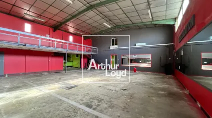 À LOUER - LOCAL COMMERCIAL 887 M² - ALES / SECTEUR CROUPILLAC - Offre immobilière - Arthur Loyd