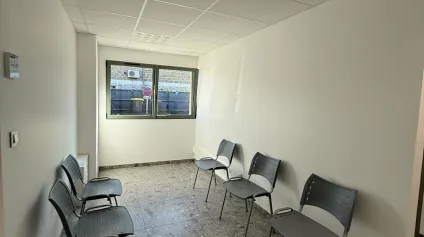 Bureau PMR avec point d'eau idéalement situé - Offre immobilière - Arthur Loyd