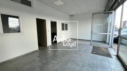 NIMES OUEST - LOCAL COMMERCIAL A LOUER - BERNIS - Offre immobilière - Arthur Loyd