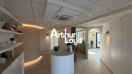 À vendre  192 m² de Bureaux au dernier étage, avec terrasse privative de 170 m² - Offre immobilière - Arthur Loyd